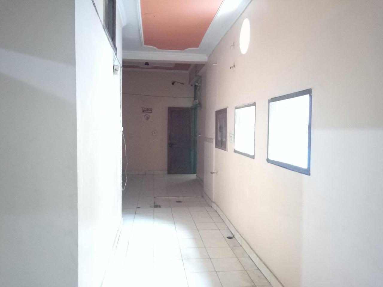 Yash Guest House 01 Minute Walk In Nizamuddin Railway Station New Delhi Luaran gambar