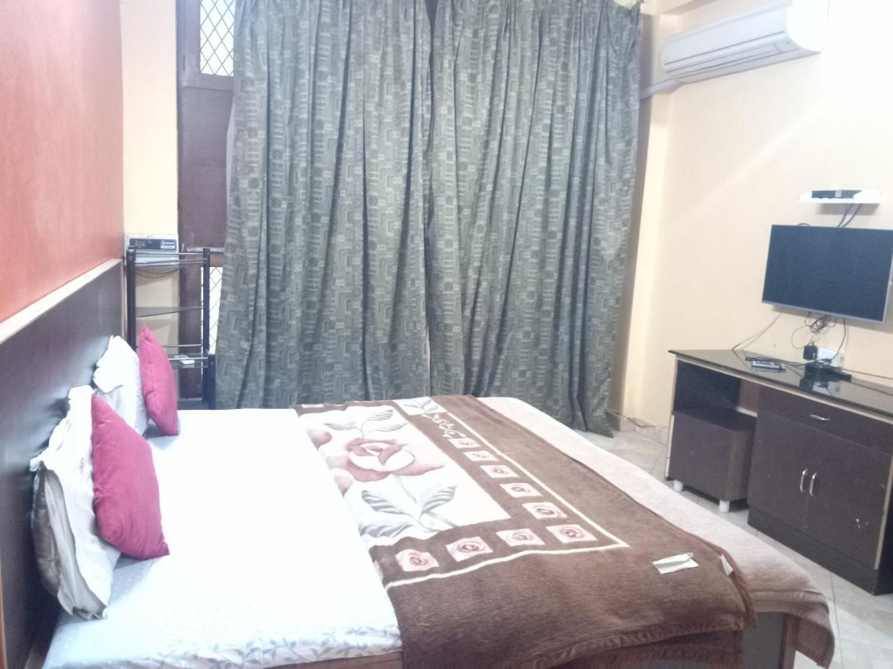 Yash Guest House 01 Minute Walk In Nizamuddin Railway Station New Delhi Luaran gambar