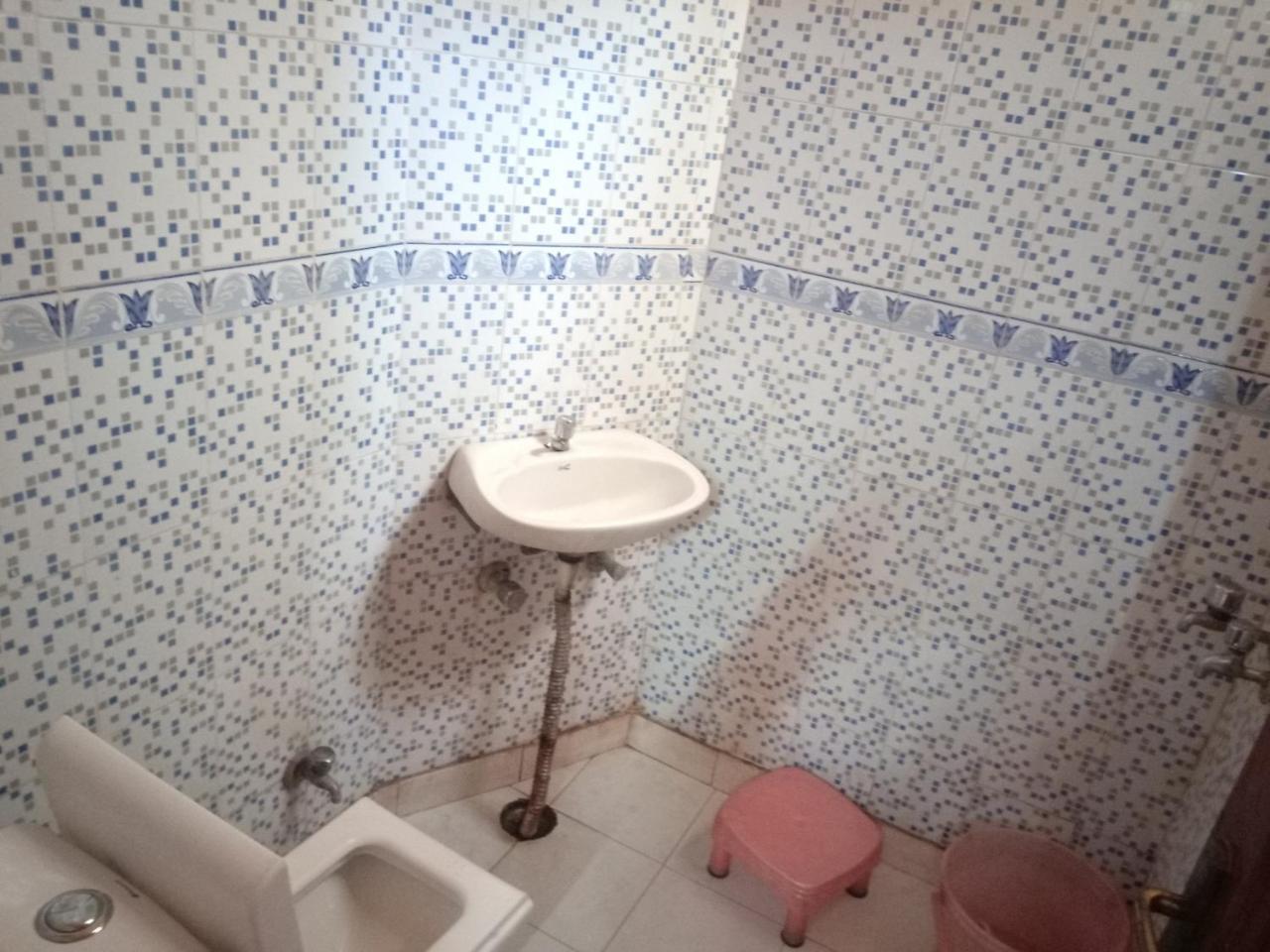 Yash Guest House 01 Minute Walk In Nizamuddin Railway Station New Delhi Luaran gambar